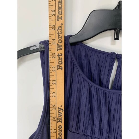 Banana Republic Sleeveless Top - Picture 6 of 7